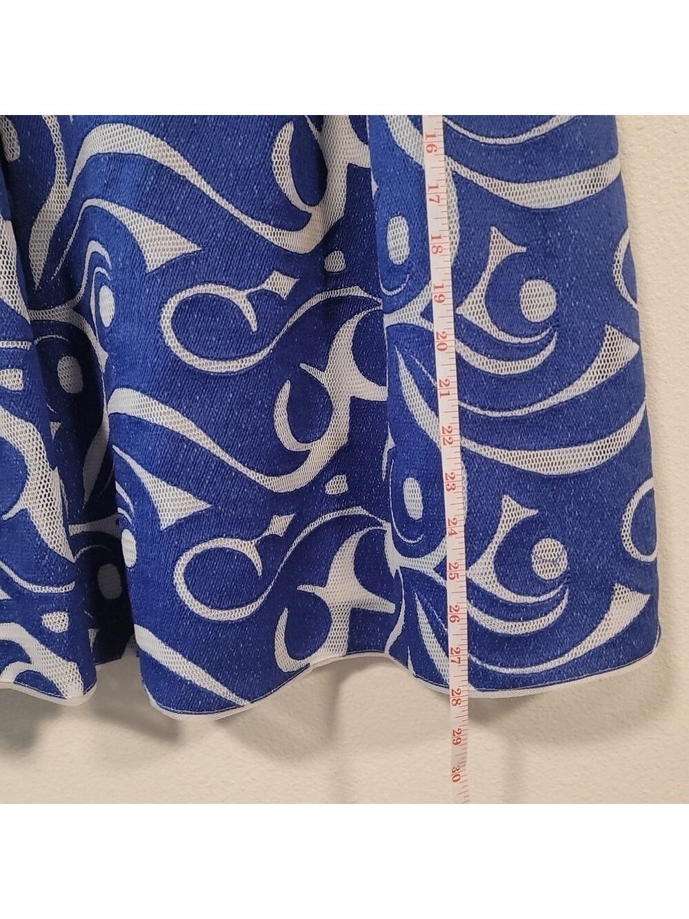 BCBGMaxAzria Jezebel Blue and White Pleated A-Line Midi Skirt Sz 10 - Picture 4 of 11